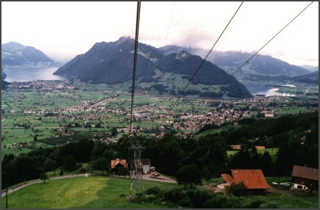 1989 Schweiz - Berg Rothenflue, Blick auf Schwyz