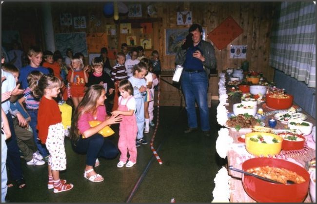 1989 Schweiz Muothatal - Bergfest - Schlacht aufs Buffet