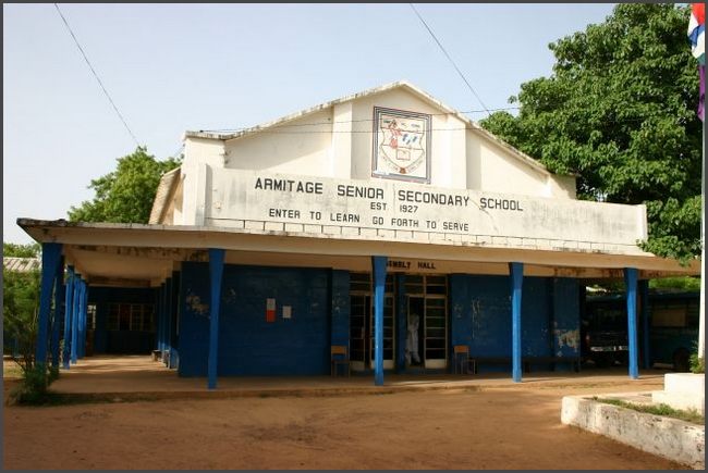 Gambia 2007 - Universit&auml;t und Internat in Georgetown