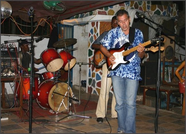 Gambia 2007 - Familyband mit Peter