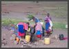 Kenia - Kimana - Masai beim Wasserholen