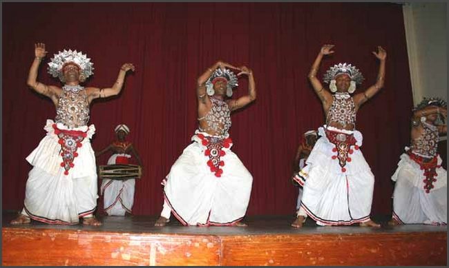 Sri Lanka 2009 - Volkstänze in Kandy
